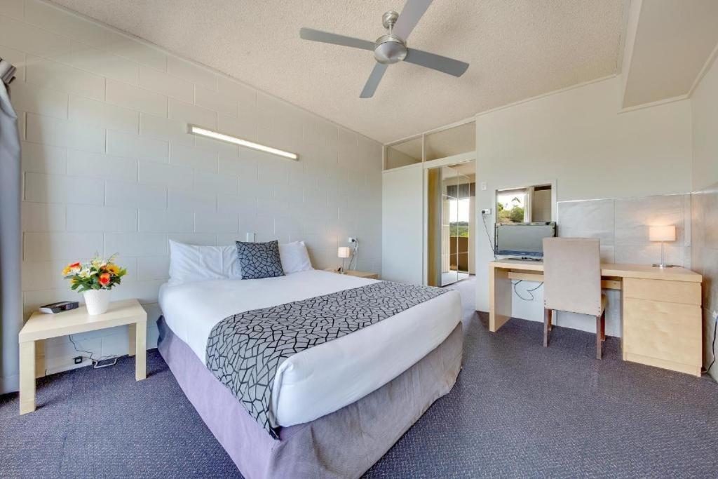 Camelot Motel Gladstone Bagian luar foto