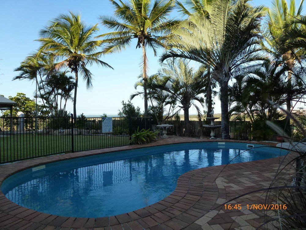 Camelot Motel Gladstone Bagian luar foto
