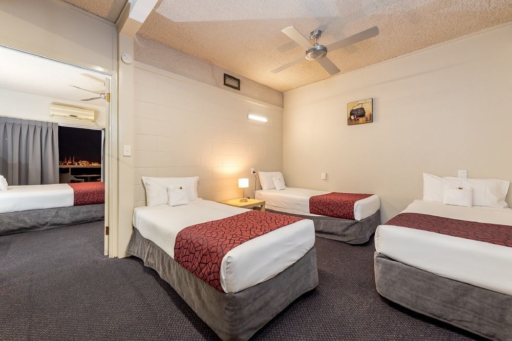 Camelot Motel Gladstone Bagian luar foto