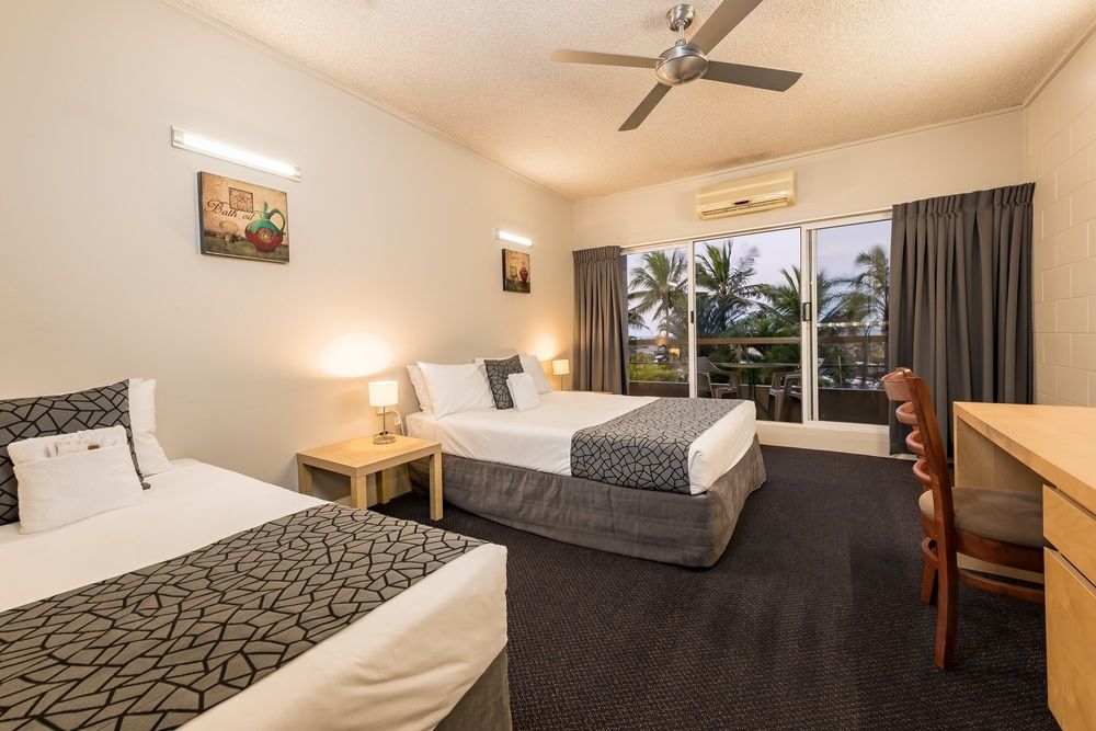 Camelot Motel Gladstone Bagian luar foto