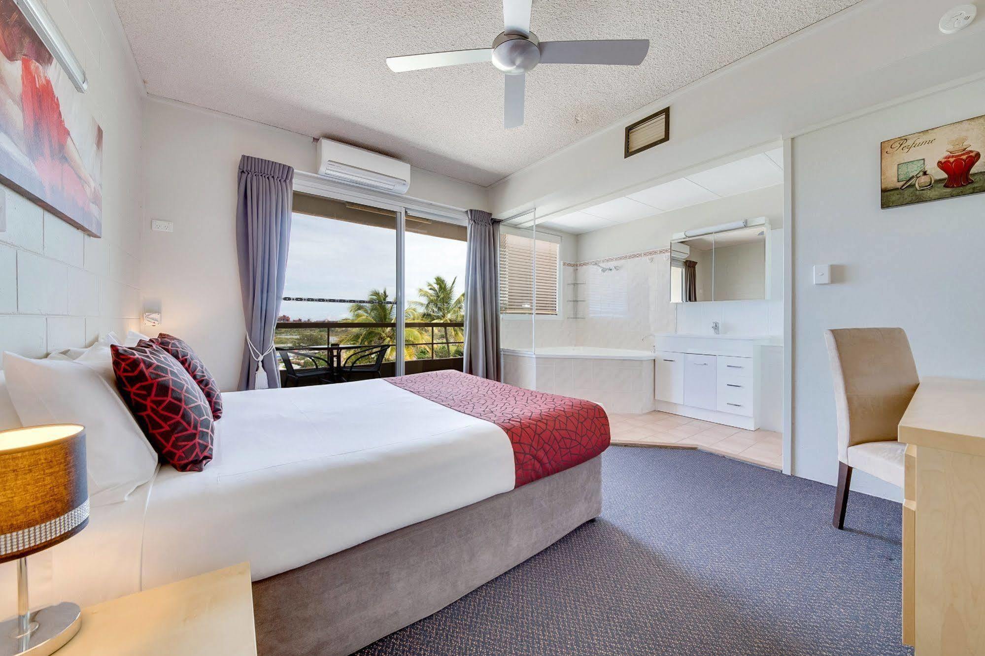 Camelot Motel Gladstone Bagian luar foto