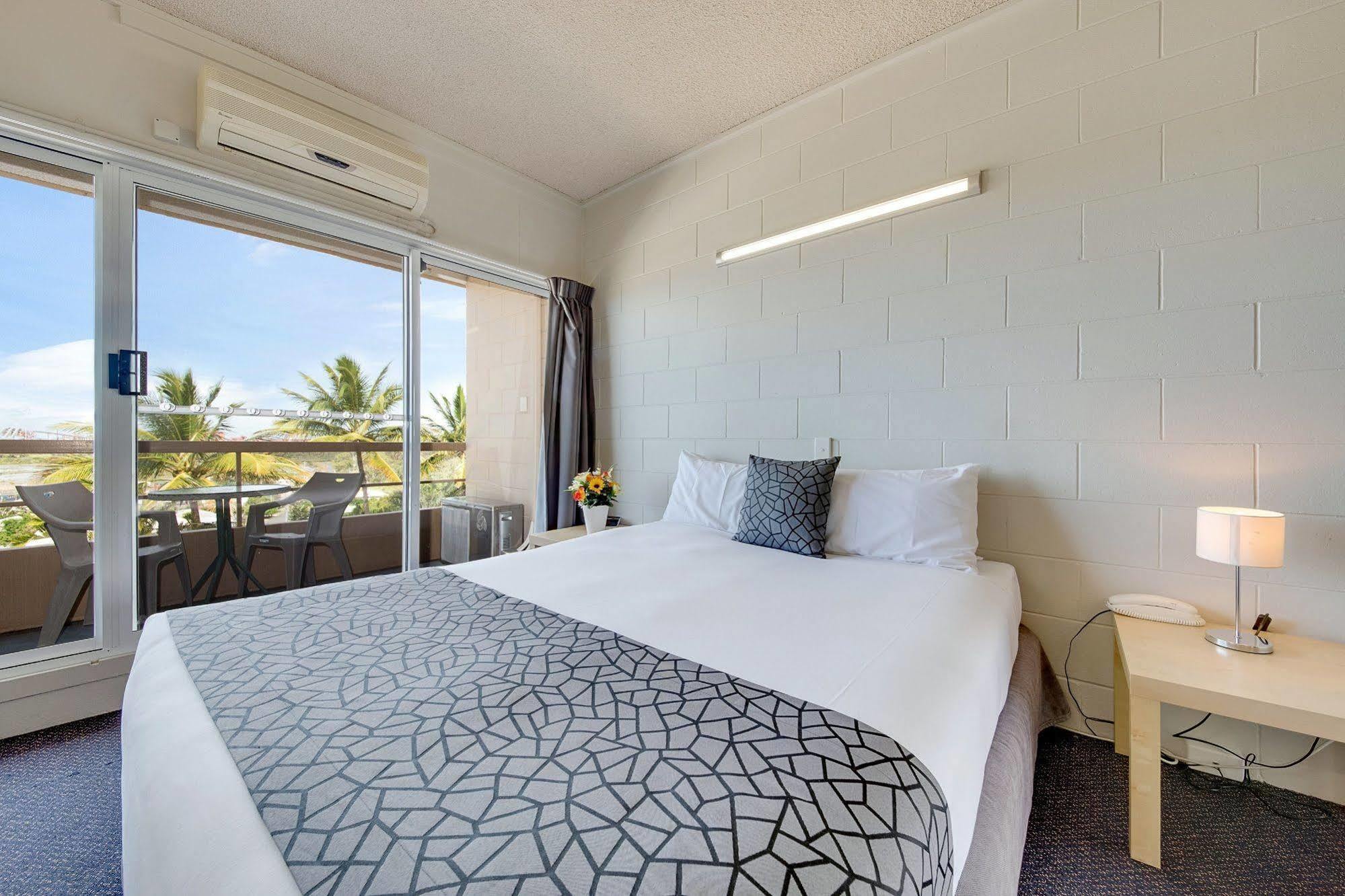 Camelot Motel Gladstone Bagian luar foto