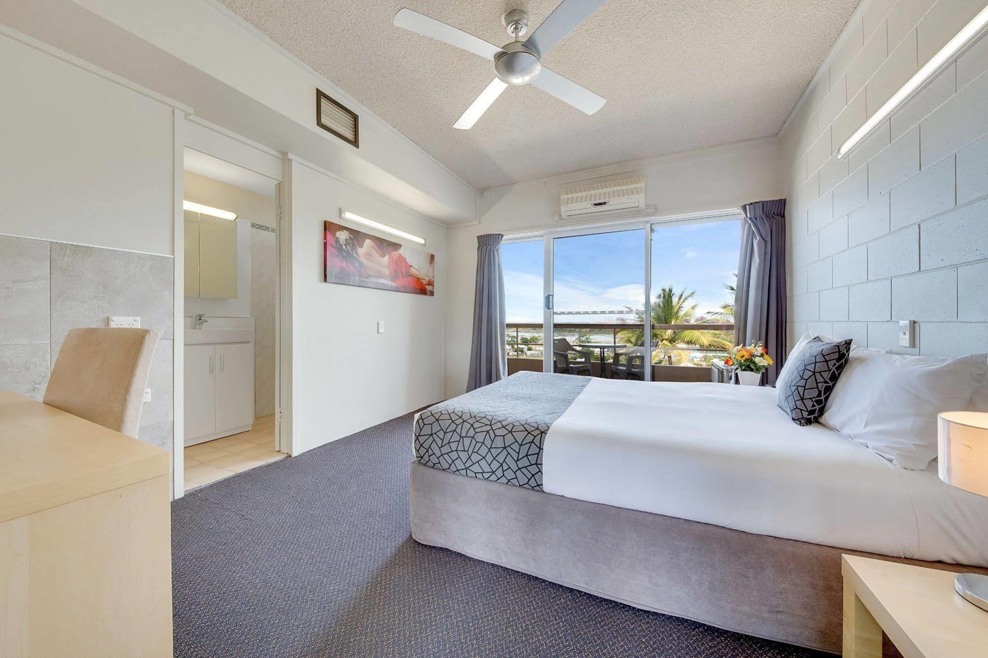 Camelot Motel Gladstone Bagian luar foto