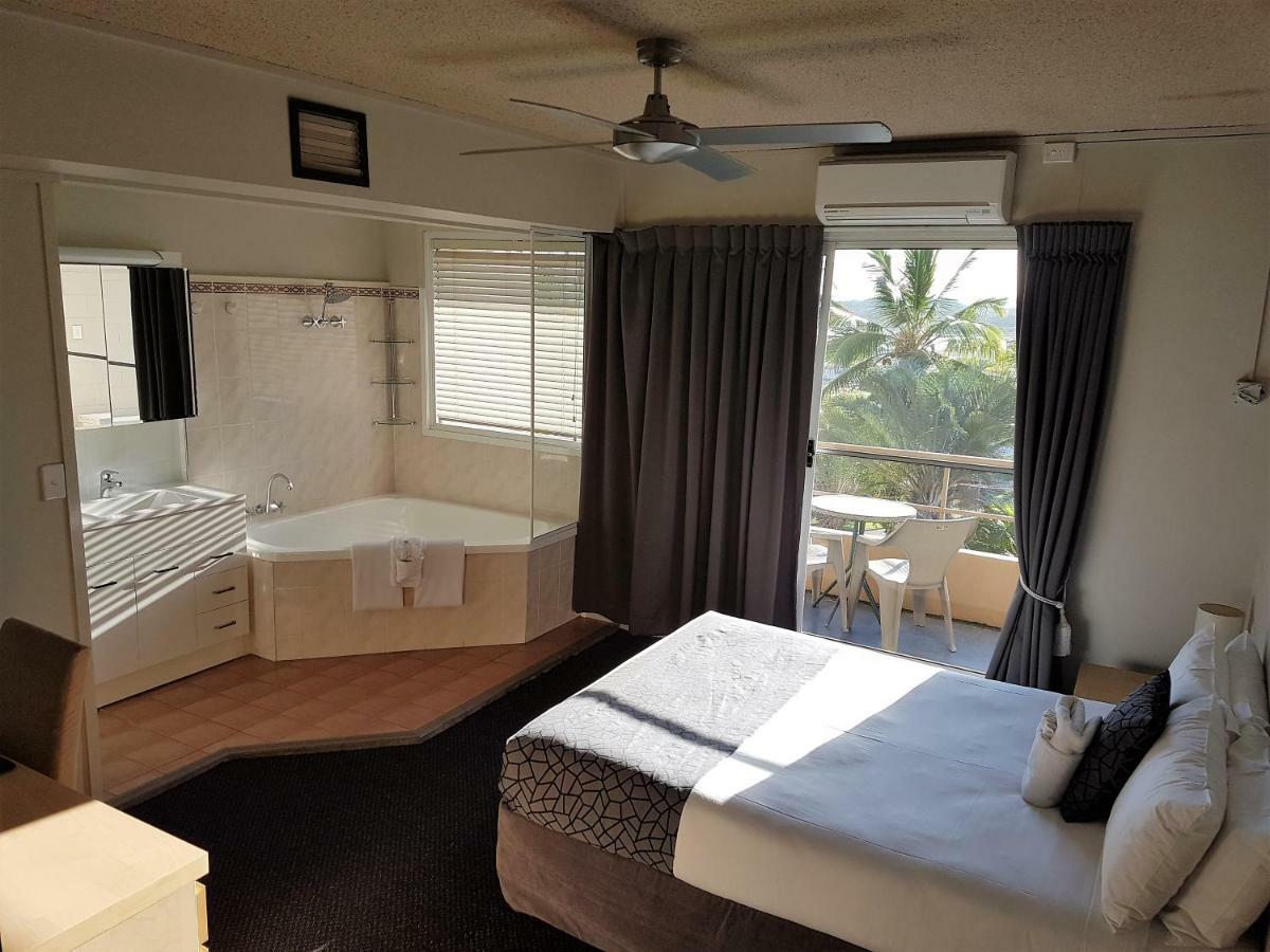 Camelot Motel Gladstone Bagian luar foto